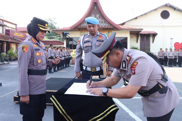 Kapolresta Bukittinggi, Lantik Wakapolresta AKBP. Apri Wibowo.