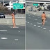Sem roupas, mulher abre fogo em praça de pedágio; veja vídeo