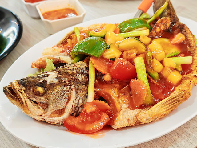 Nimman_Soi_9_Thai_Hawker_Tampines