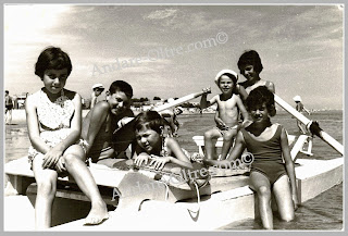 Amici al mare _pattino_ Vacanze anni 60 su Andare-Oltre.com