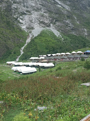 Campsite accommodation at Ghangaria