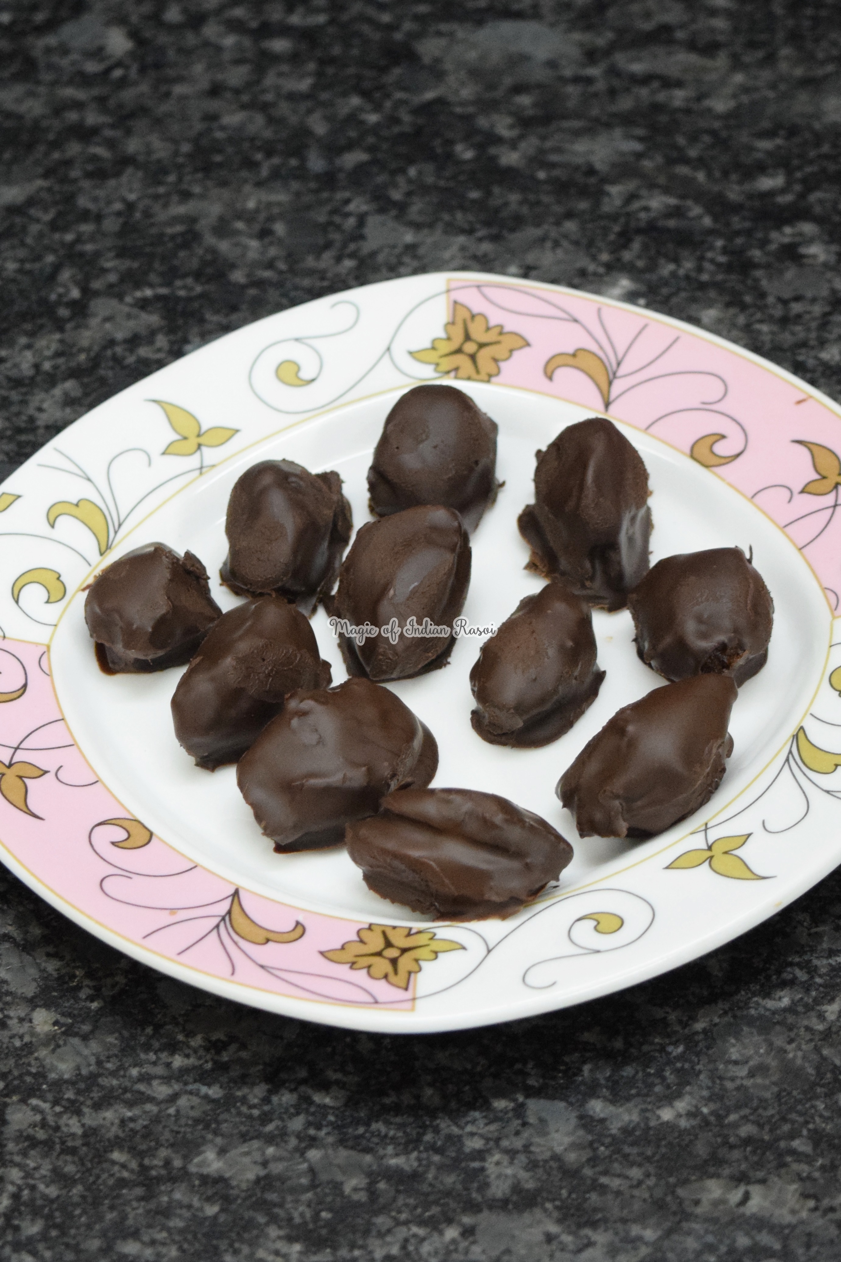 Homemade Healthy Chocolate - Easy Chocolate for gifting - Mazaana Style Dates Almond Chocolate Recipe - Priya R - Magic of Indian Rasoi