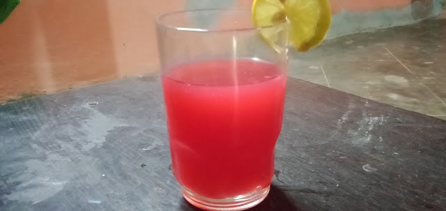 Homemade pomegranate lemonade