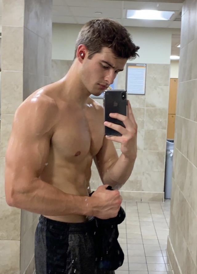 fit-sexy-shirtless-youngster-selfie