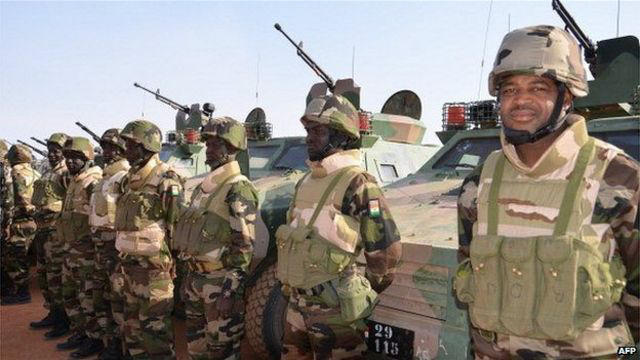 Níger despliega tropas en sus fronteras con Benín y Nigeria ante una posible intervención