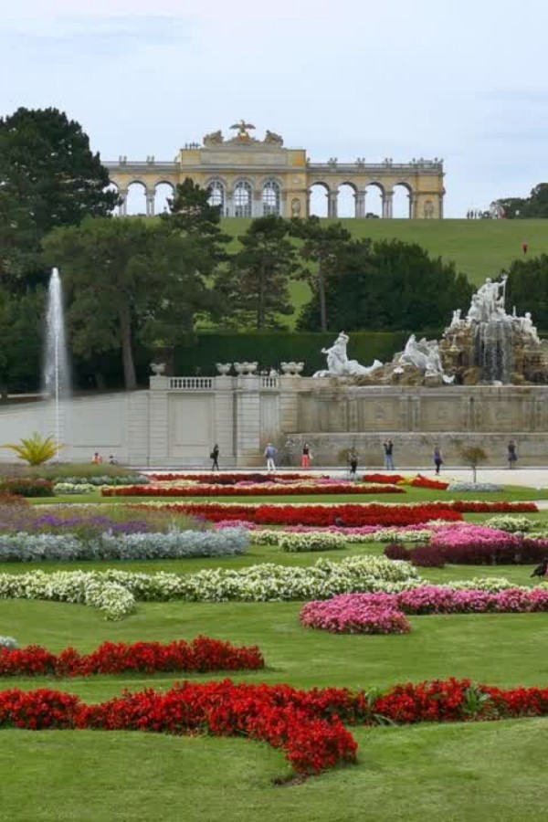 Schönbrunn Palace, Its Vastness