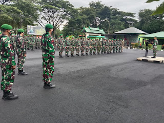 Dandim 1421/Pangkep Bertindak sebagai Inspektur Upacara di Lapangan Apel Makodim Pangkep