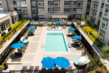 Pool and sundeck at Union & West Apartments