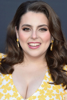 Beanie Feldstein Height - How Tall Is The Impeachment Actress?