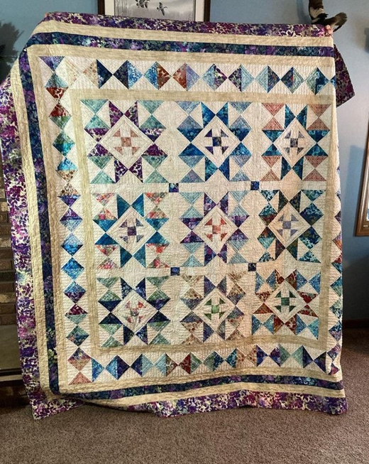 Sunshine Shoofly Quilt Designed by Linda Woldring, The Tutorial by Jenny Doan of Missouri Star Quilt Co