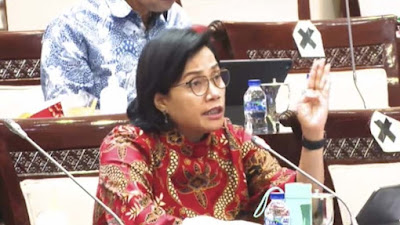 HEBOH! Sri Mulyani Pamer Baju Merah Saat Rapat, Anggota DPR Auto Riuh