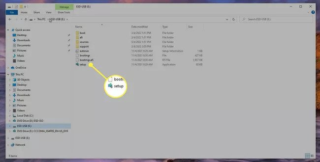 File setup untuk menyelesaikan instalasi Windows 11