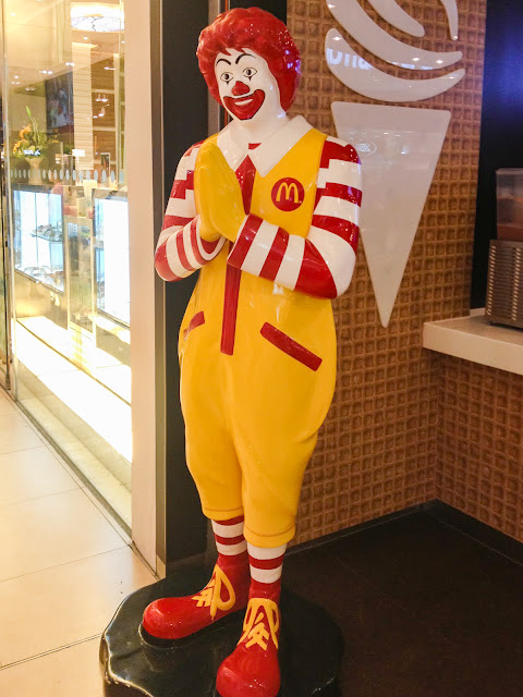 Ronald McDonald says "Sawatdee Krap"