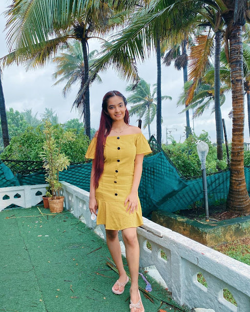 Anushka Sen Photos in Yellow Outfit HD Wallpapers - shoutoutly