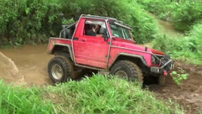 Bupati Kendal Mencoba Keseruan Wisata Offroad Bersama Komunitas Jeep Boja