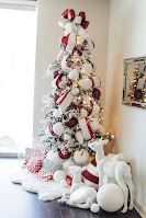 Ideas para decorar un árbol de Navidad blanco