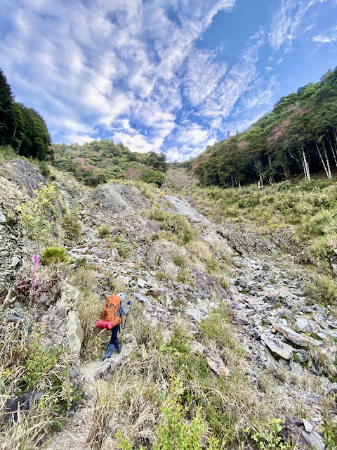 往小關山神池