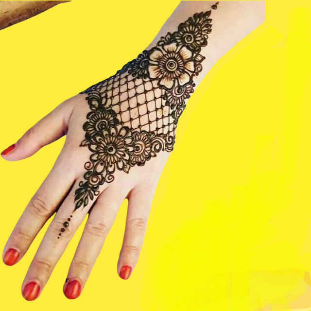 Simple Mehndi designs for back hand