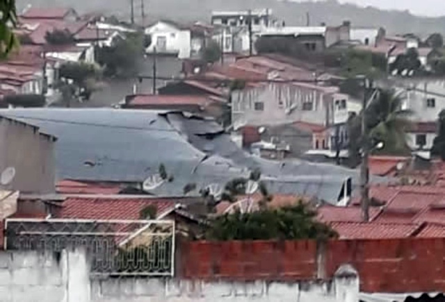 Chuvas com ventos e granizo causam estragos no município de São José do Jacuípe