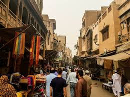 Famous Markets and Shopping Malls in Lahore | Cheap Shopping