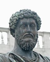 foto da cabeça de Marco Aurélio na escultura