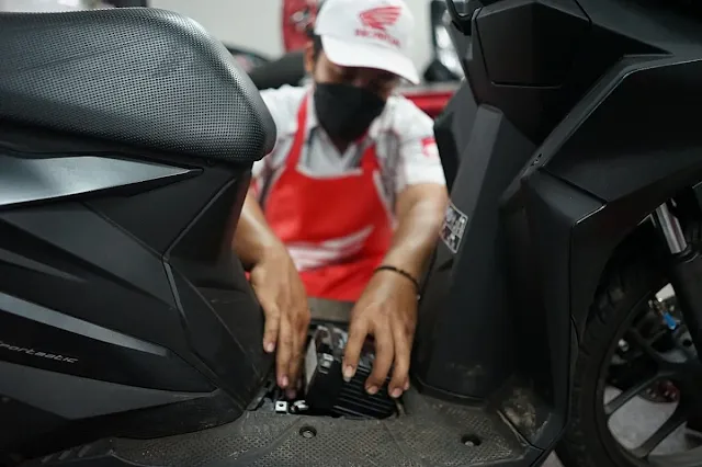 merawat aki kering motor honda