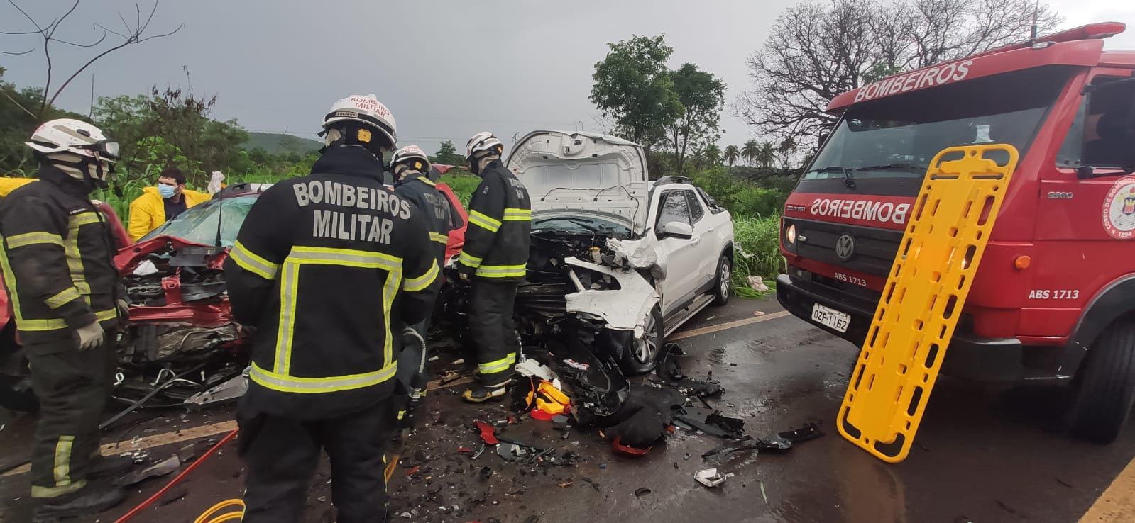 Duas pessoas morrem em acidente na BR-135 entre Barreiras e São Desidério -  MACAUBENSE LIFE