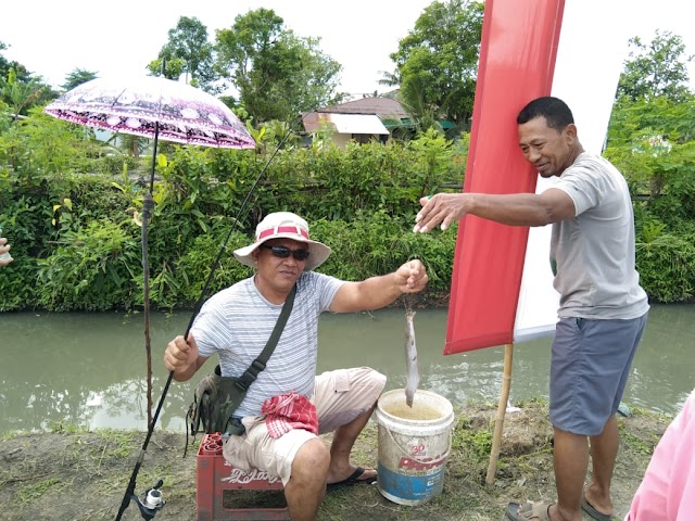 PEMANFAATAN PARIT BESAR, KETUA KOPKAR BAYU KARYA SELENGGARAKAN LOMBA MEMANCING