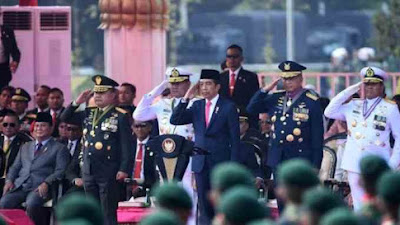 Presiden Jokowi Pimpin Upacara Peringatan HUT Ke-78 TNI