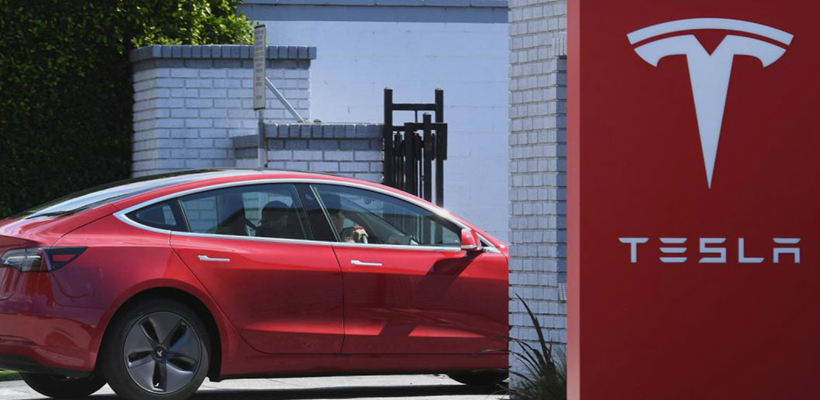 شركة Tesla ترفع أسعار أربعة من مركباتها الكهربائية