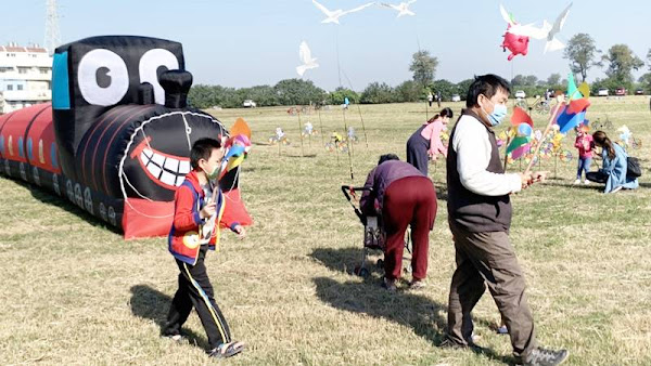 2021二林和你一起放風吹 3米火龍果氣囊風箏升空