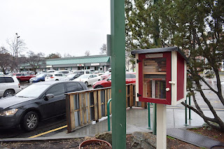 https://commons.wikimedia.org/wiki/File:Boise_Co-op_Little_Free_Library.jpg