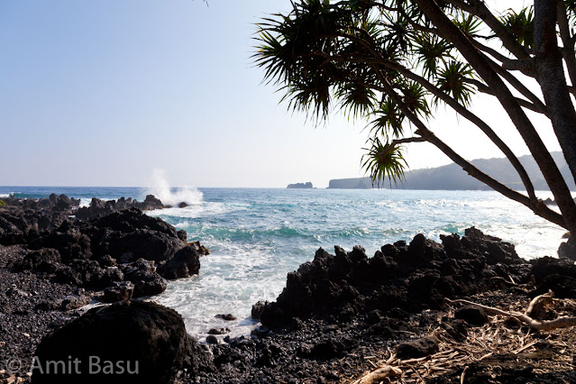 Maui - The Long and Winding Road to Hana - black sand beach