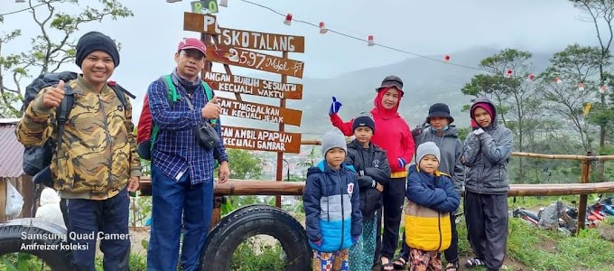 Kenzo dan Kenzie, si Kembar Bocah 7 Tahun dari Dumai Penakluk Gunung Talang di Musim Ekstrem