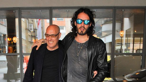 Russell Brand's Father Speaks in Defense of Comedian Amid S€xual Assault Allegations