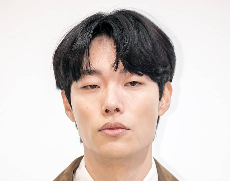 [instiz] RYU JUNYEOL, AFTER ACKNOWLEDGING HIS RELATIONSHIP WITH HAN SOHEE “DECLINES MAKING HEARTS”