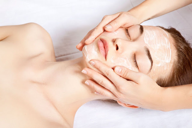 Facial massage with a good cream