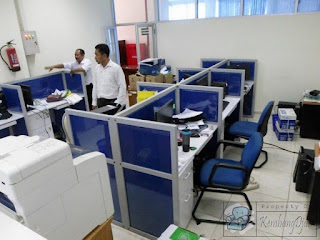 Meja Sekat Partisi Kantor Anti Corona