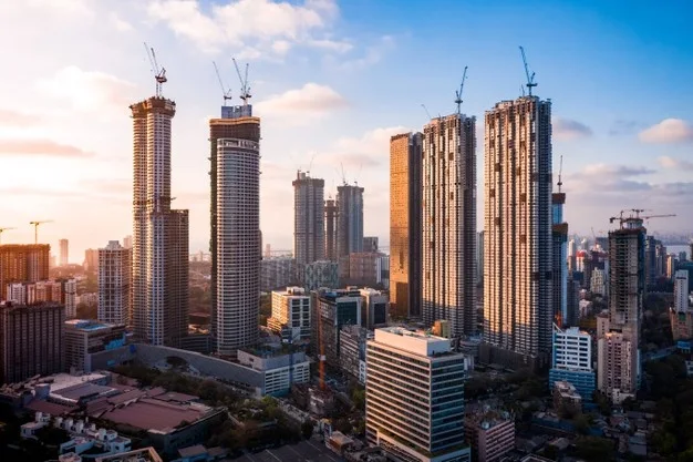 Cover Image Attribute: Mumbai skyline skyscrapers under construction / Source: Toweringgoals, Freepik.com