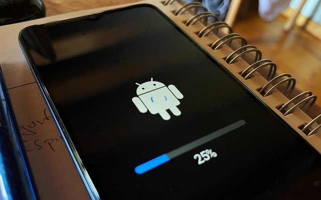 تنشر Google الآن إصدار Android الأكثر استخدامًا ، وكيف يمكنك تحديث هاتفك إليه ، حتى لو كان قديمًا؟