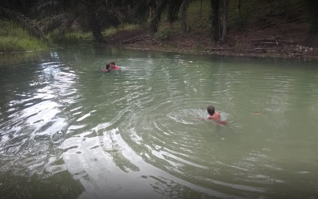 PEMANDIAN UMUM AEK AQUA