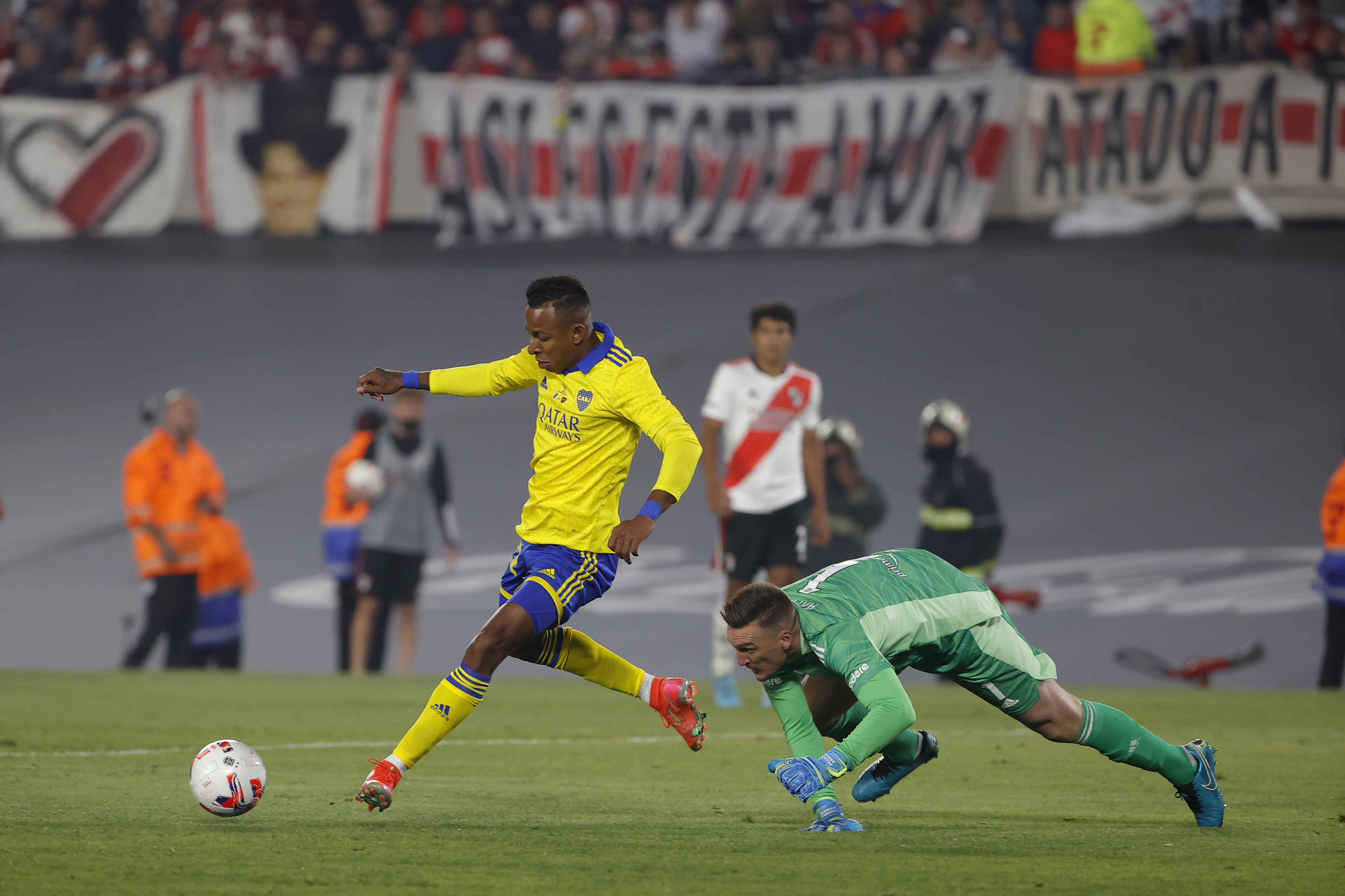 GALERÍA: Las mejores fotos del superclasico en el Monumental