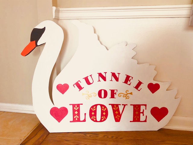 Tunnel of Love Swan 2