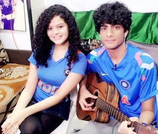 Palak Muchhal bersama kakaknya