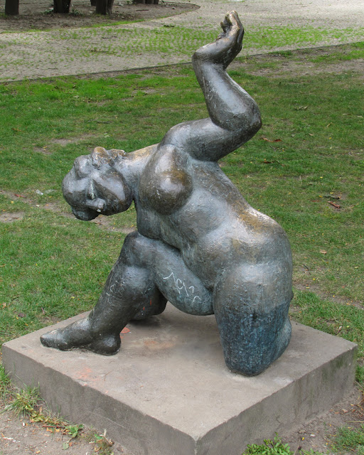 Die Erde, The Earth by Ingeborg Hunzinger, Monbijou Park, Berlin