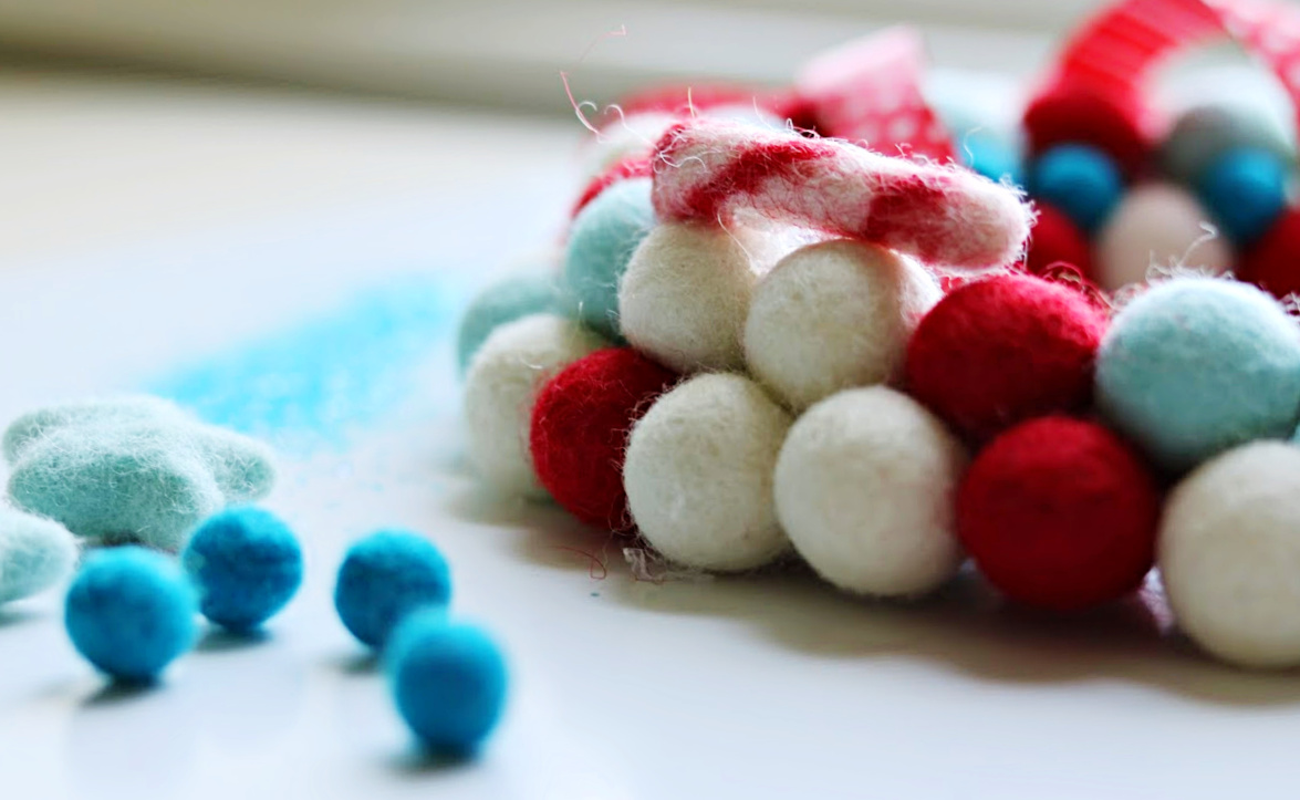 felt-balls-handmade-diy-wreath-embroidery-hoop