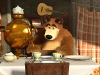 Медведь наливает чай