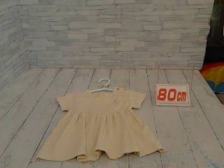 中古品　子供服　８０ｃｍ　ｆａｍｉｌｉａｒ　オフホワイト　半袖ワンピース　２２０円