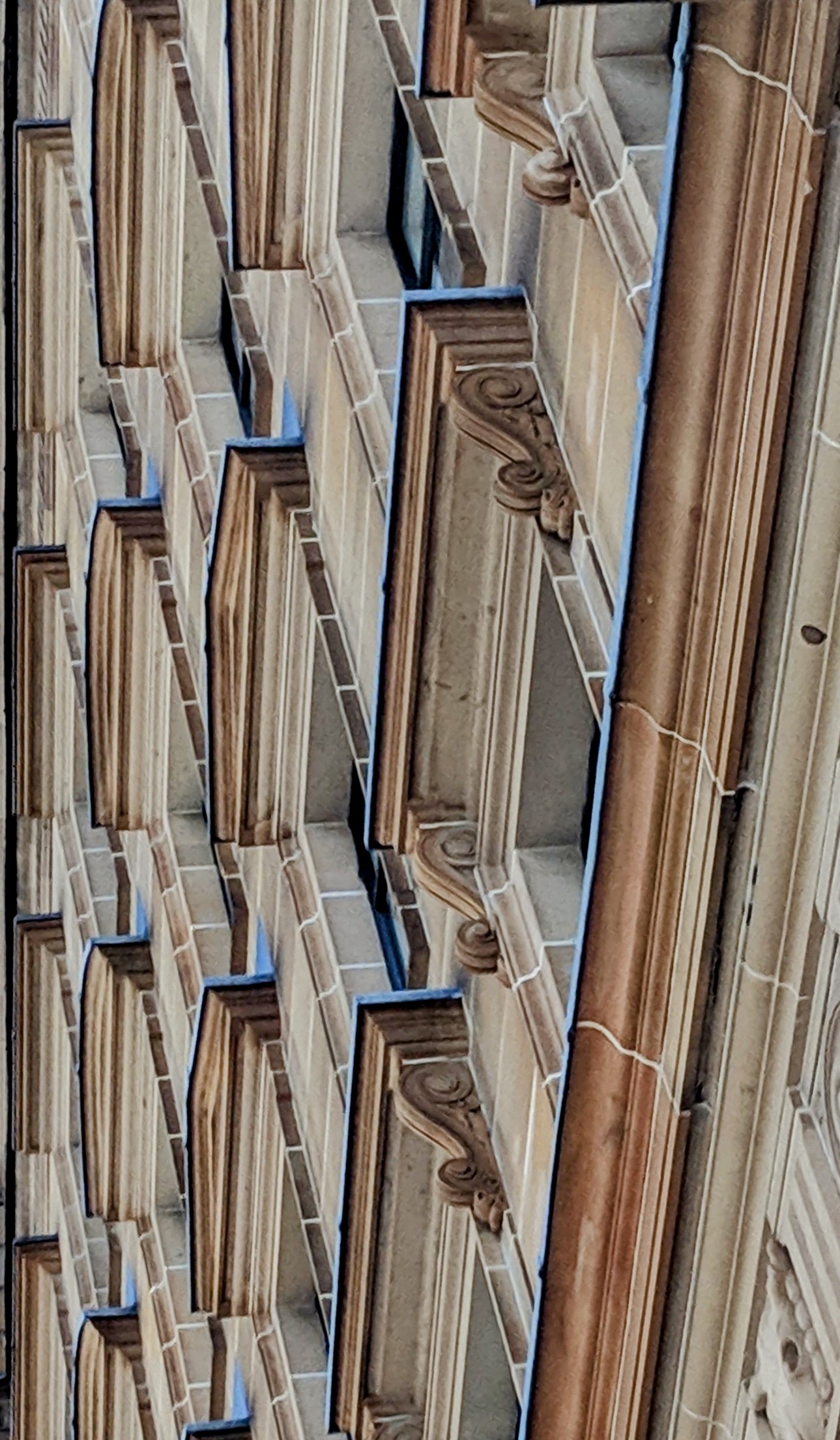 Window ledges of 86 Customhouse Quay, Wellington