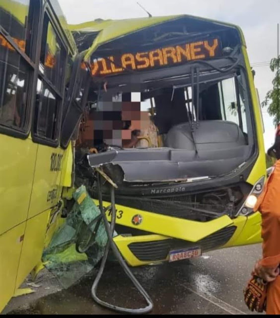 #Brasil: Colisão entre dois ônibus e outros carros deixa vários feridos 